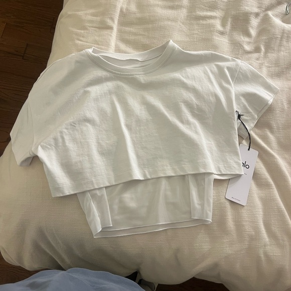 Alo made you look short sleeve cropped tee - Picture 3 of 5